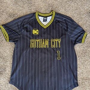 Box lunch B Wayne Gotham City Jersey Bama DC Superheroes